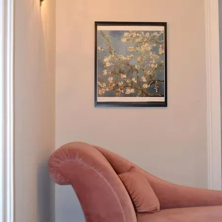 Space And Tradition In Apartment *