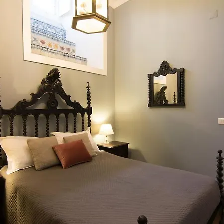 Apartment Space And Tradition In Lisbon