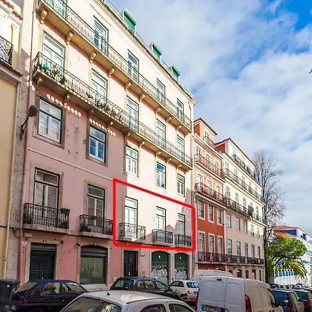Apartment Space And Tradition In Lisbon